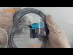 Sensore di livellamento compatto per ascensori con schermo a infrarossi conforme alla norma EN/IEC 61496 per protezioni di sicurezza