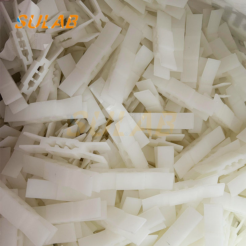 Elevator Landing Door Slider Clip QKS9 - Wear-Resistant PA Material for Smooth Door Movement and Mitsubishi-Type Compatibility