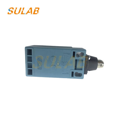 Interruttore di sicurezza per ascensore Hitachi ZLDXC03C con funzione di arresto di emergenza e monitoraggio in tempo reale della catena dei gradini per un controllo preciso del limite di corsa