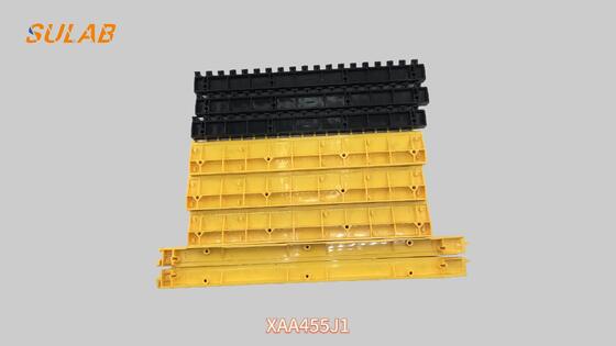 Striscia di demarcazione di gradini per scale mobili in plastica ABS di alta qualità con montaggio a 19 denti e bordo di avvertimento di sicurezza giallo ad alta luminosità per OTIS XAA455J1